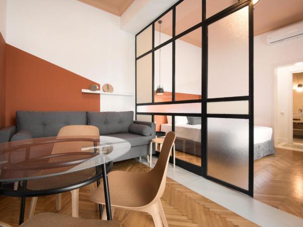 K8 Athens : photo 3 de la chambre appartement avec terrasse