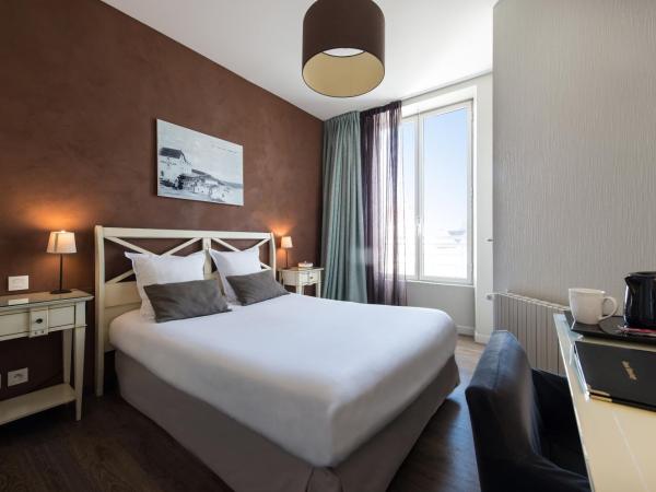 Best Western Hotel De La Plage Saint Marc sur Mer : photo 5 de la chambre chambre double classique avec vue sur le village

