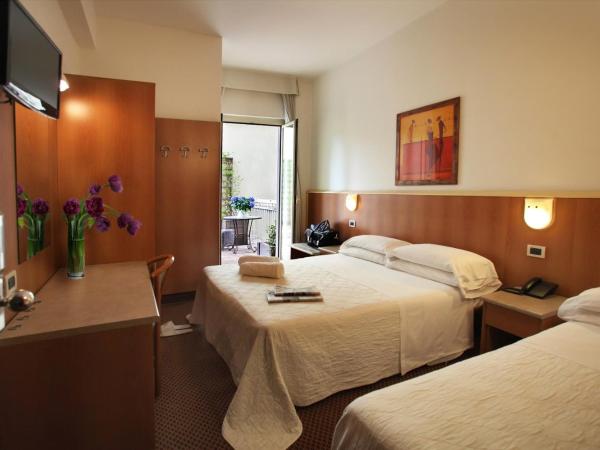 Hotel Principe di Piemonte : photo 2 de la chambre chambre triple standard