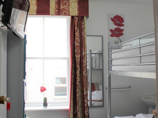 Backpackers Blackpool - Family Friendly Hotel : photo 8 de la chambre chambre familiale standard