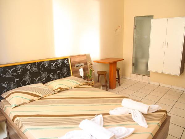 Hotel Hot Brás : photo 2 de la chambre chambre double standard avec ventilateur