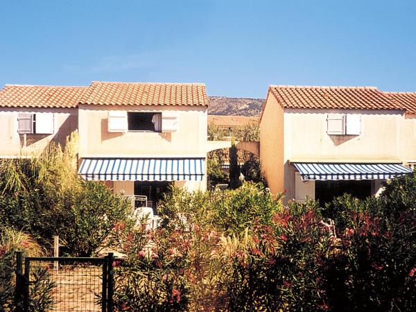 Lagrange Vacances Le Domaine d'Azur et Tahiti Park : photo 3 de la chambre maisonnette (6 adultes)