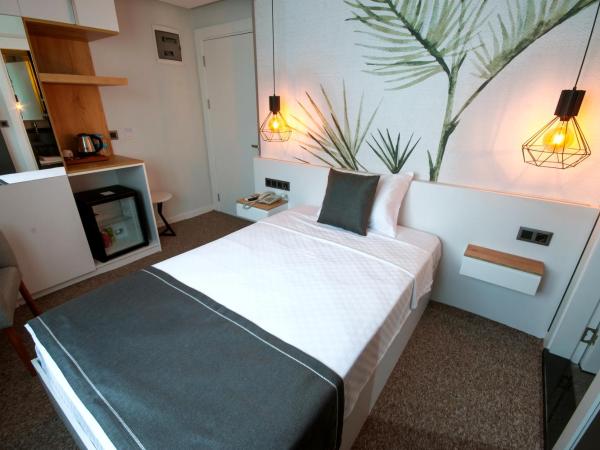 Luis Otel : photo 1 de la chambre petite chambre simple