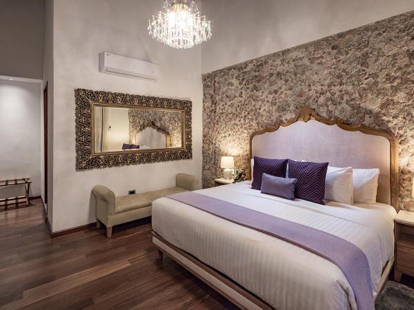 Hotel Casa Monarca : photo 5 de la chambre chambre lit king-size avec balcon