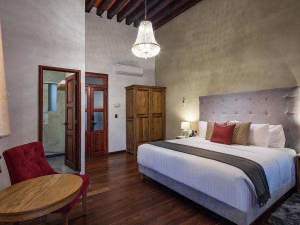 Hotel Casa Monarca : photo 3 de la chambre chambre lit king-size avec balcon