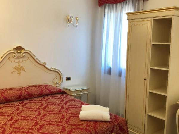 Hotel Leonardo : photo 2 de la chambre chambre double