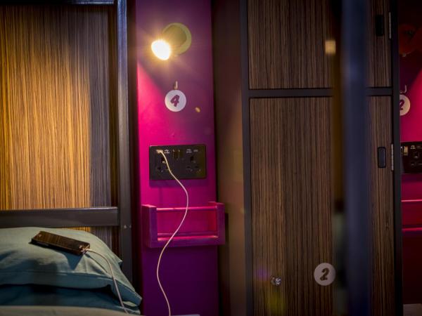 Kick Ass Grassmarket (18+) : photo 4 de la chambre lit dans dortoir mixte de 4 lits avec salle de bains privative