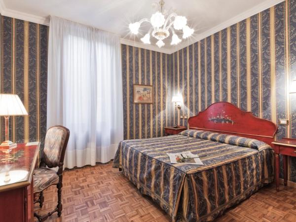 Palazzo Cendon Piano Antico : photo 1 de la chambre chambre classique