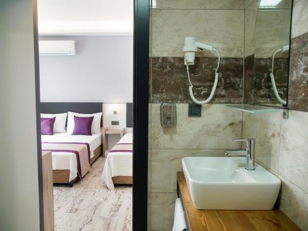 AF-RA Hotel : photo 4 de la chambre chambre familiale