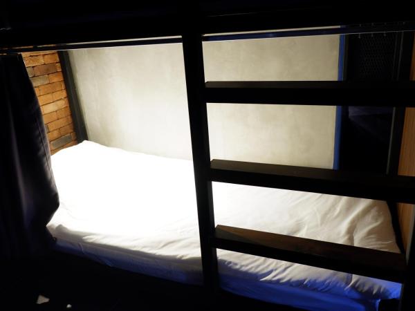 bangkok bed place : photo 9 de la chambre chambre familiale avec salle de bains privative