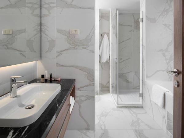 Hotel Milan : photo 9 de la chambre chambre lit king-size supérieure