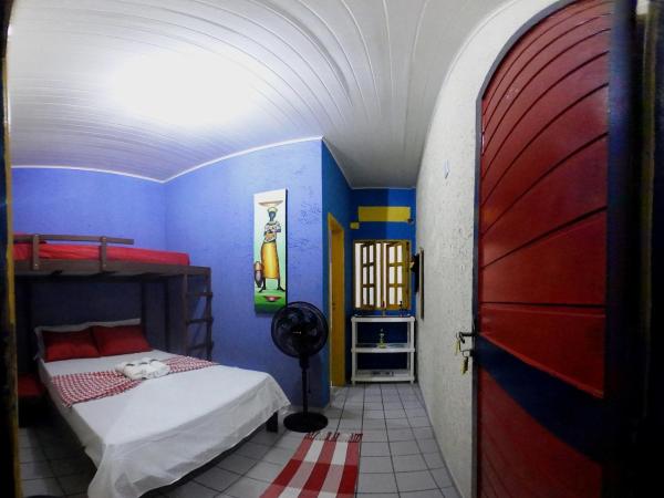 Hostel Cores do Pelô : photo 2 de la chambre chambre double Économique avec ventilateur