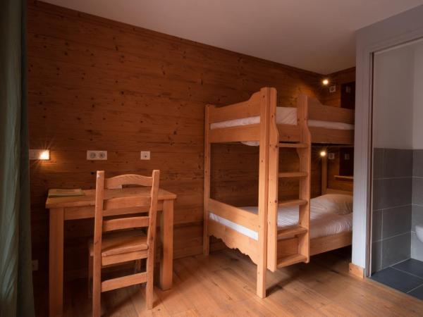 Hotel & Restaurant Les Escondus : photo 7 de la chambre chambre quadruple