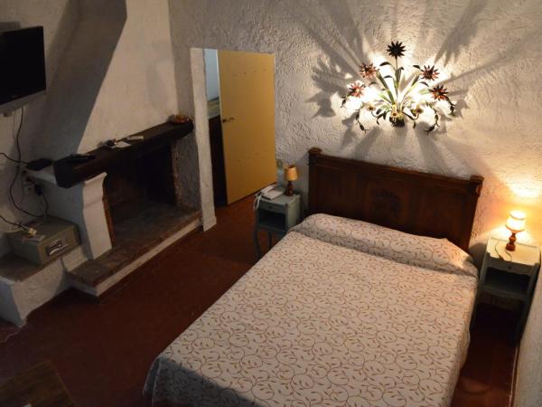 La Pierrerie : photo 2 de la chambre chambre double - accessible aux personnes à mobilité réduite