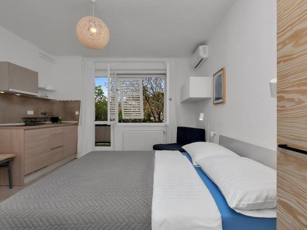 Apartments & Rooms Rica : photo 10 de la chambre studio avec balcon