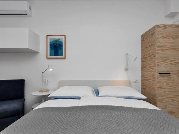 Apartments & Rooms Rica : photo 2 de la chambre studio avec balcon