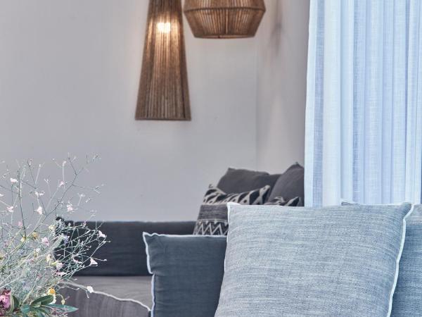 Callia Retreat Suites - Adults Only : photo 9 de la chambre suite exécutive avec bain à remous extérieur