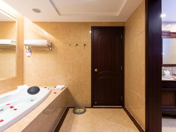 NH Shenyang Yuhong : photo 5 de la chambre suite de luxe avec vue sur lac
