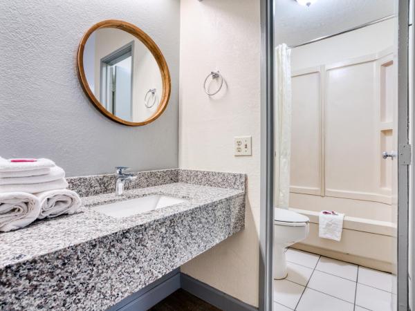 Dallas Love Field Inn : photo 4 de la chambre chambre lit king-size