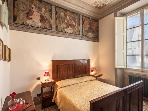Casa Rovai Guest House : photo 6 de la chambre chambre double ou lits jumeaux avec salle de bains privative