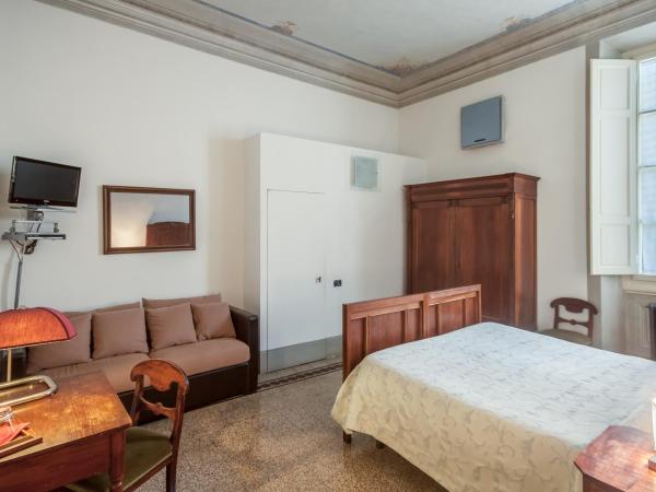 Casa Rovai Guest House : photo 9 de la chambre chambre double ou lits jumeaux avec salle de bains privative