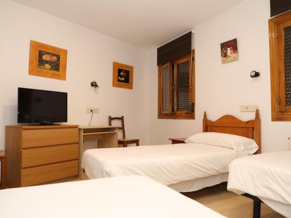 Hostal El Descanso : photo 7 de la chambre chambre triple