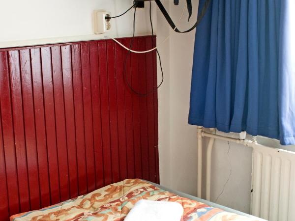 De Mallemoolen : photo 3 de la chambre chambre simple basique avec salle de bains commune 