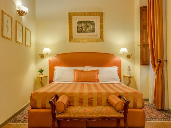 La Casa Del Garbo - Luxury Rooms & Suite : photo 2 de la chambre chambre double – vue sur cour