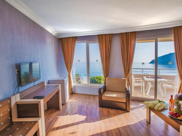 Hawaii Suite Beach Hotel : photo 1 de la chambre suite familiale