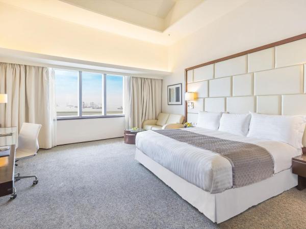 Regal Airport Hotel : photo 2 de la chambre chambre premier lit queen-size ou lits jumeaux