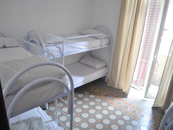 Sunrise Hostel & Rooms : photo 5 de la chambre lit dans dortoir mixte de 10 lits