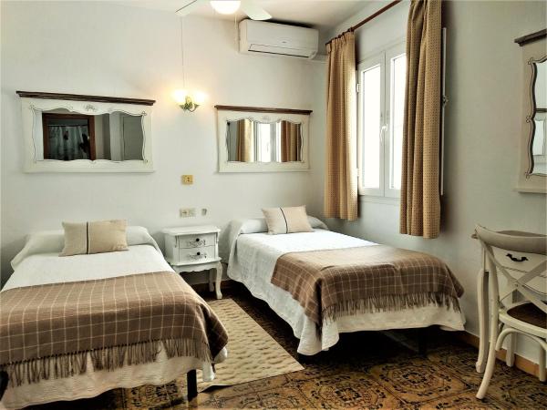 Hostal Enriqueta : photo 1 de la chambre chambre lits jumeaux