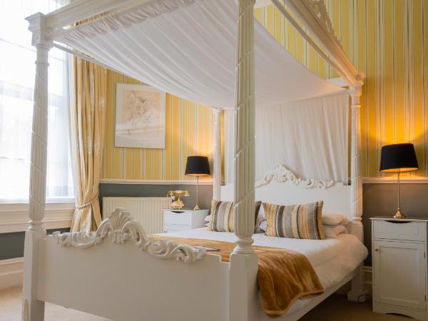 Oldfields House : photo 4 de la chambre chambre double avec lit à baldaquin