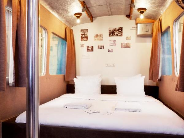 Hotel Not Hotel Amsterdam : photo 3 de la chambre chambre tram cart (salle de bains commune)