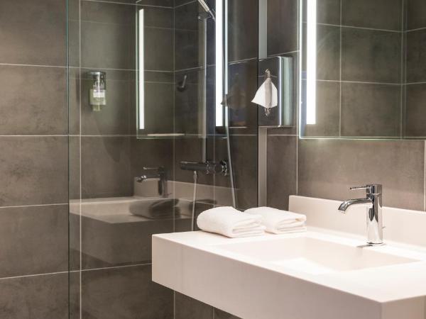 Mercure Beauvais Centre Cathédrale : photo 2 de la chambre chambre privilège avec lit double 160 x 200 - vue sur cathédrale