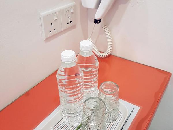 Teruntum 96 Guest house : photo 9 de la chambre chambre standard lit queen-size