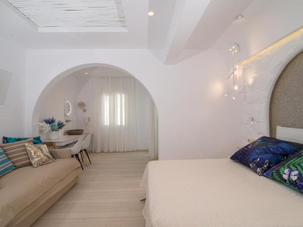 Spiros : photo 3 de la chambre chambre double supérieure - vue sur piscine