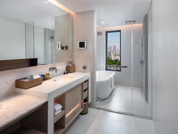 Hotel Nikko Bangkok : photo 5 de la chambre chambre lits jumeaux en angle premier