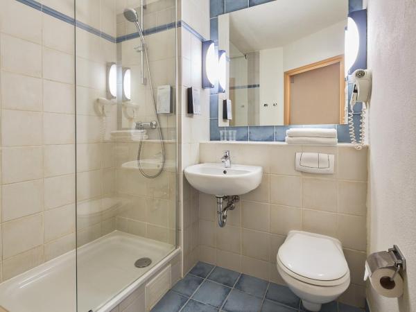 Campanile Poznan : photo 2 de la chambre chambre double