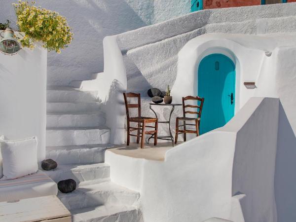 Sophia Oia View : photo 4 de la chambre chambre troglodyte sophie avec petite piscine extérieure - vue sur caldeira