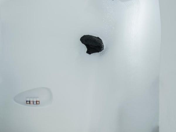 Sophia Oia View : photo 7 de la chambre chambre troglodyte sophie avec petite piscine extérieure - vue sur caldeira