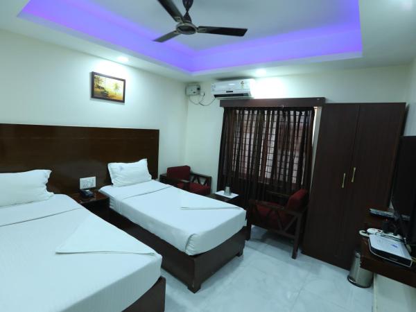 Hotel RR International : photo 2 de la chambre deluxe double room (non-a/c)