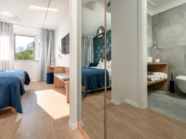 Skaline Luxury rooms Split : photo 7 de la chambre chambre double ou lits jumeaux avec canapé-lit 