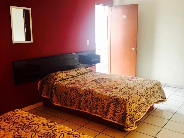 Hotel 2000 : photo 4 de la chambre chambre lits jumeaux