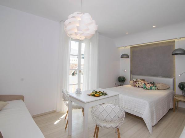 Spiros : photo 1 de la chambre suite supérieure avec jacuzzi – vue partielle sur mer