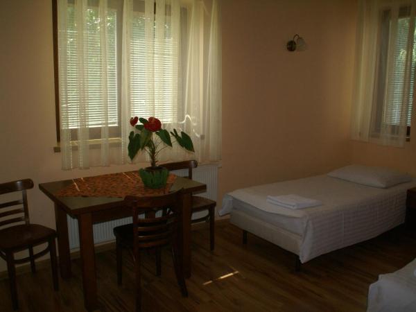 Hotel Prokocim : photo 1 de la chambre chambre triple