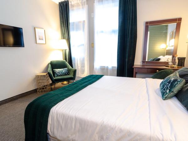 Maison Cartier Montreal : photo 9 de la chambre chambre double avec patio