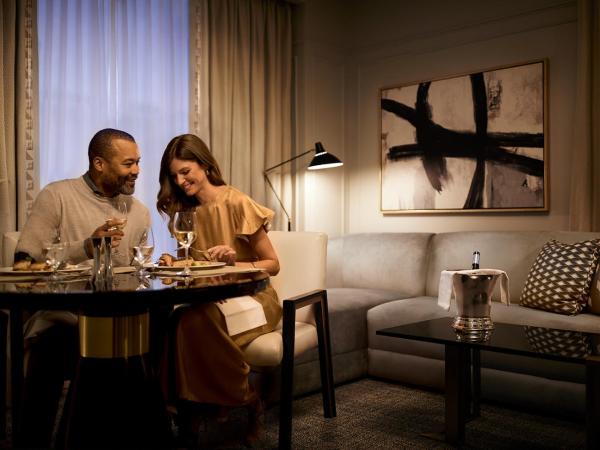 Fairmont Royal York Gold Experience : photo 7 de la chambre suite lit king-size fairmont gold