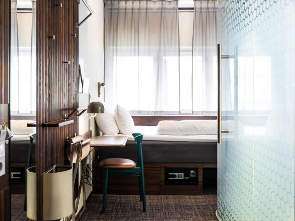 Best Western and hotel : photo 8 de la chambre petit hébergement simple Élégant