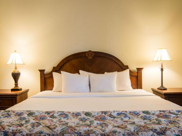 Fort Harrison State Park Inn : photo 2 de la chambre chambre lit king-size